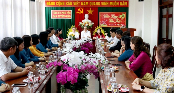 Hiển thị chi tiết cho Công tác tư tưởng tiên phong “đi trước” để phát triển Phú Yên nhanh và bền vững Hình ảnh cho bài viết Công tác tư tưởng tiên phong “đi trước” để phát triển Phú Yên nhanh và bền vững